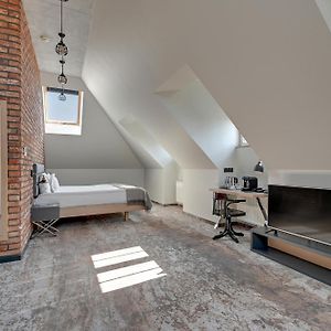 Kamer met een King Size Bed op de Bovenverdieping
